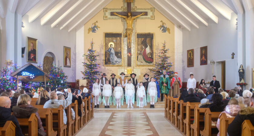 Jasełka w kościele Miłosierdzia Bożego w Grójcu.