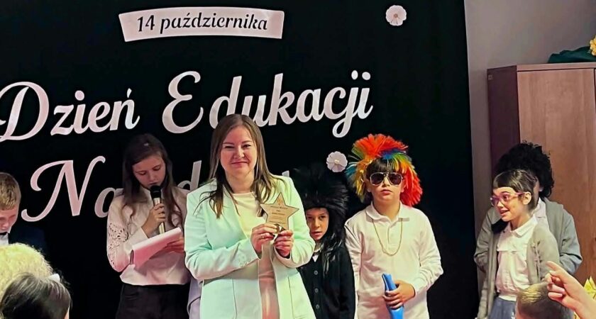 🎓 DZIEŃ NAUCZYCIELA NA WESOŁO CZYLI OSKARY W NOWEJ WSI I SPRAWDZIAN DLA PRACOWNIKÓW SZKOŁY W GRÓJCU🌸😄